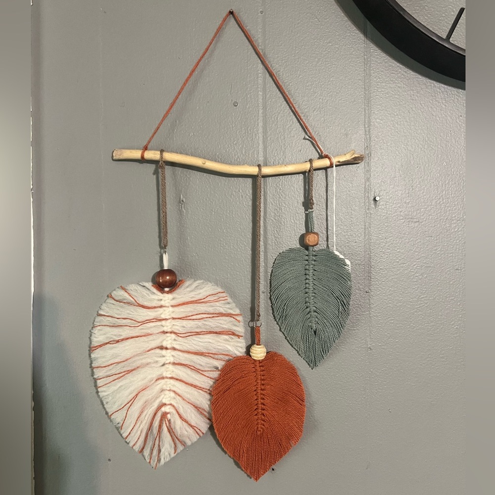 3 leaf Macrame Wallhanging